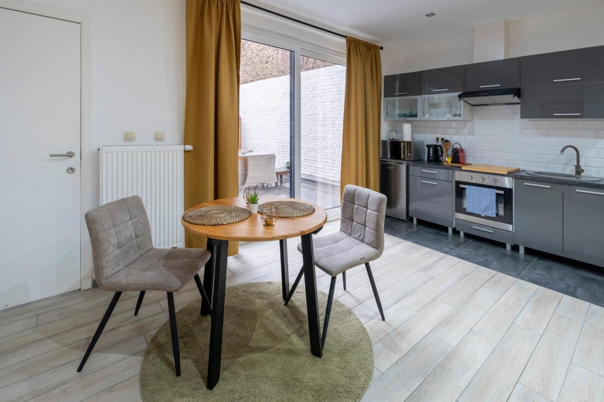 Nomad Apartments - Henin Шарлеруа Номер фото